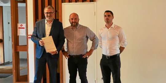 De gauche à droite : Éric Guellec (deuxième adjoint au maire de Brest et vice-président de Brest Métropole), Johan Richard (adjoint local à la vie quotidienne et à la sécurité) et Tom Héliès (conseiller municipal local).